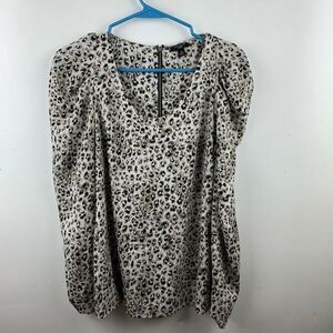 Ann Taylor Size 4 Petite Womens Top Animal Print Long Sleeve Scoop Neck